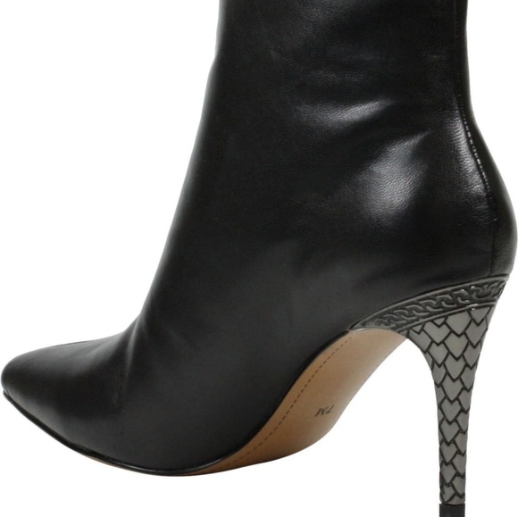 (SOLD) J. Renee Shoes - Picture 3 of 8